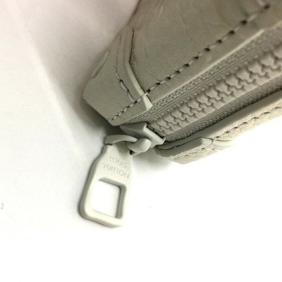 UNUSED LOUIS VUITTON M80209 Monogram LV Wallet - Picture 5 of 10